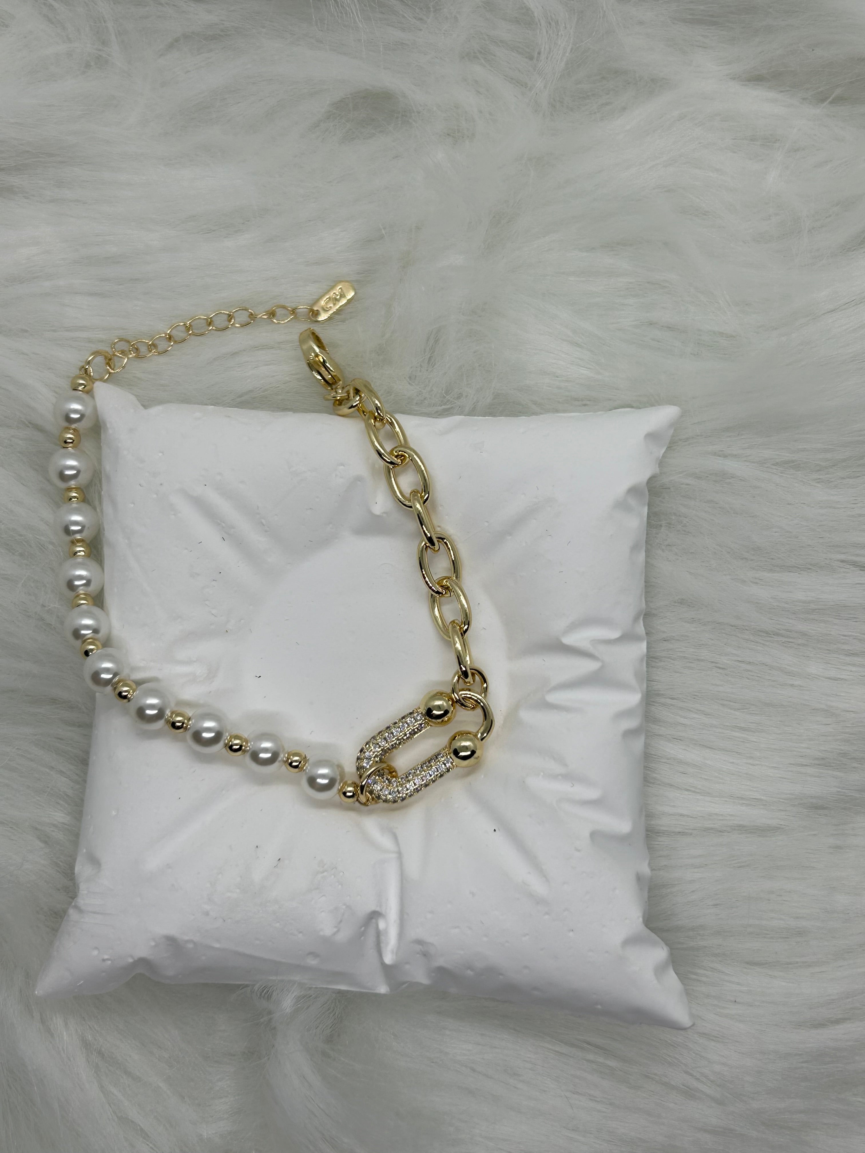 Tiffa & Pearls Bracelet