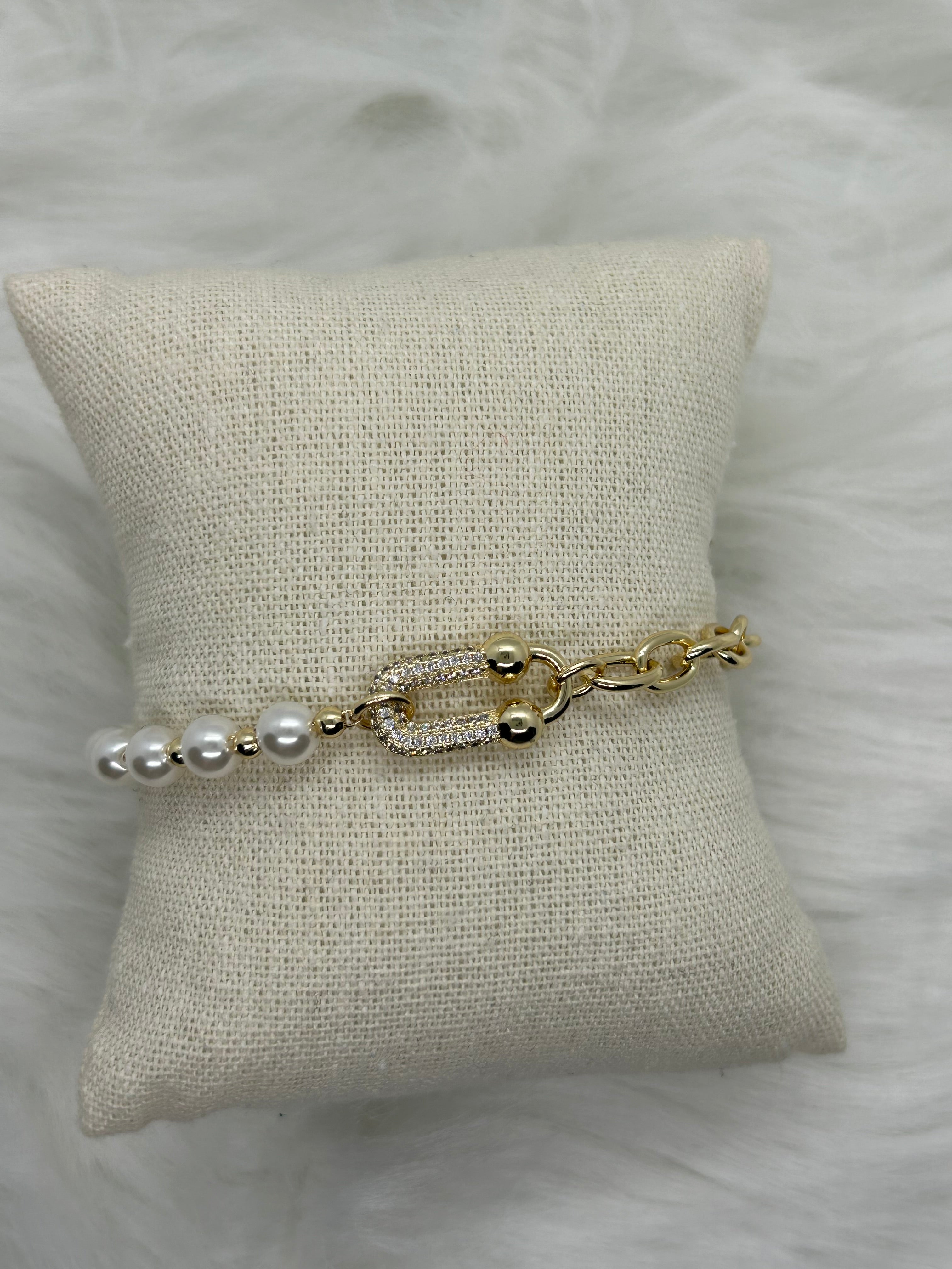 Tiffa & Pearls Bracelet