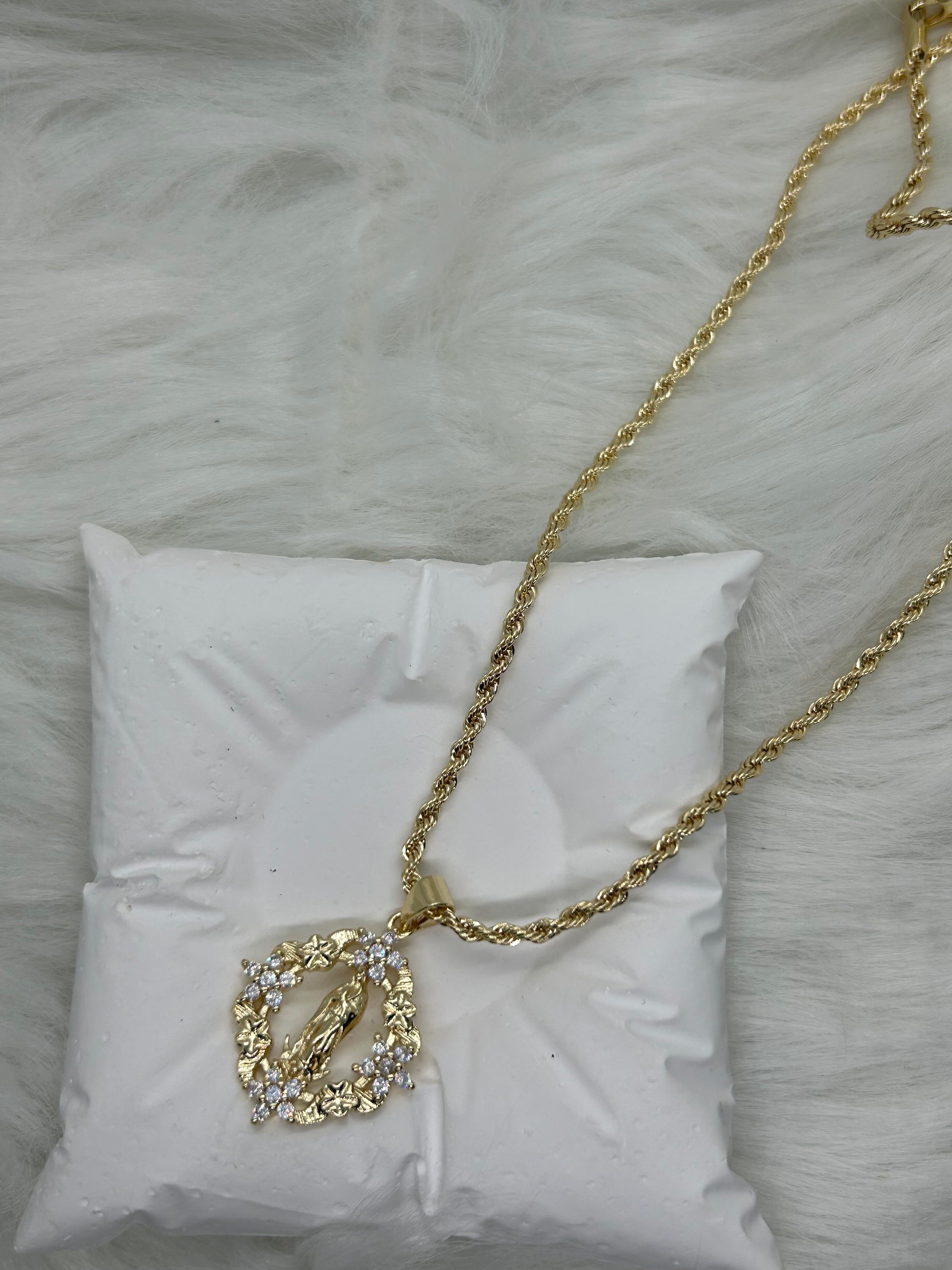 La virgen necklace