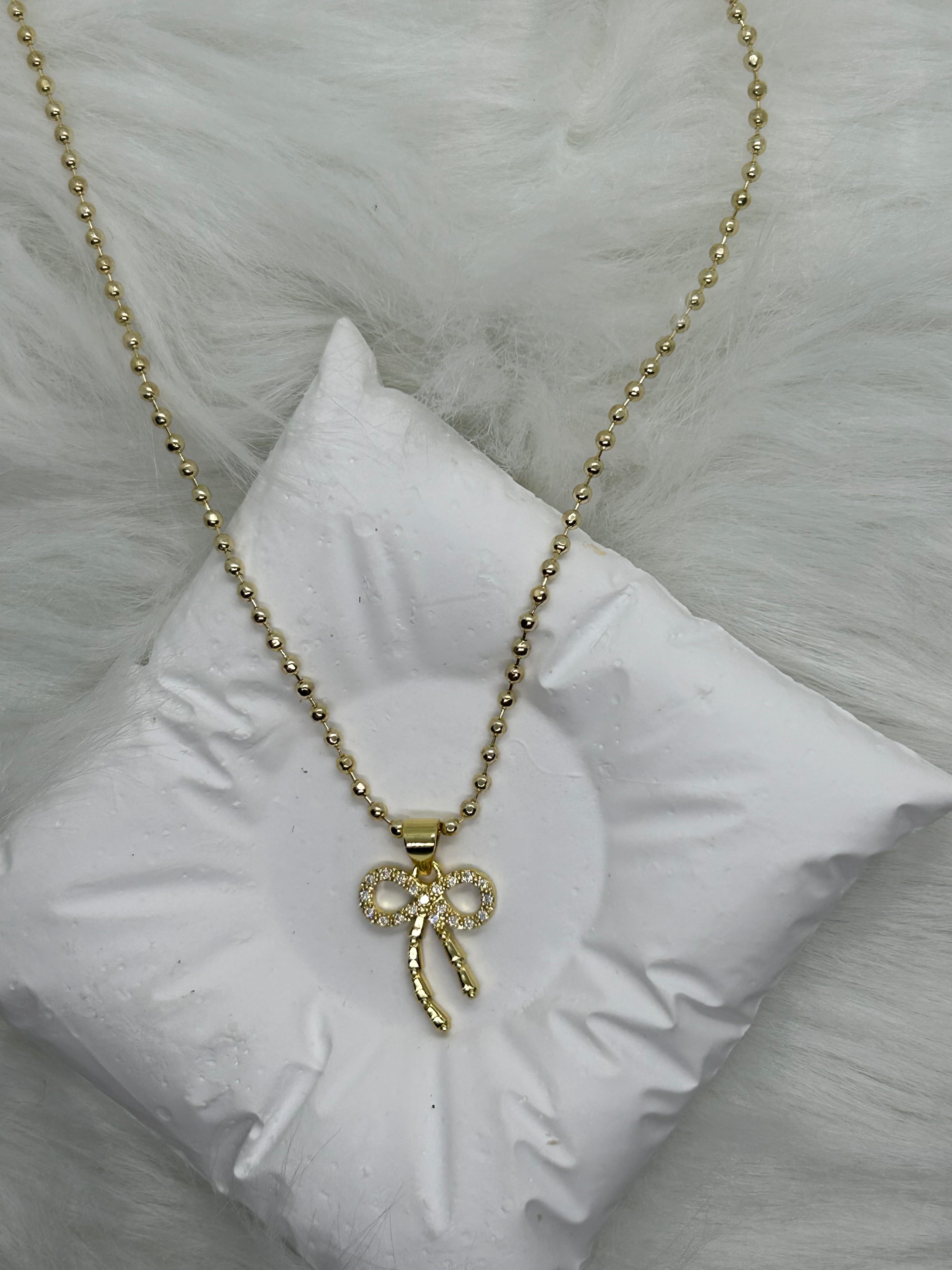 Solid Bow Necklace