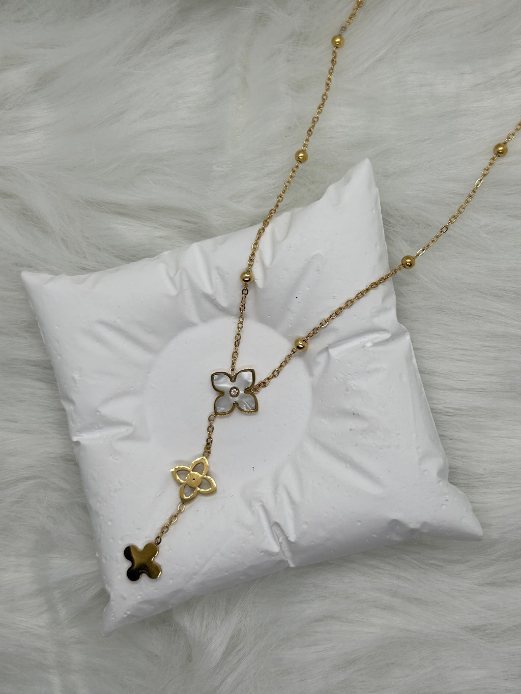 Precious necklace