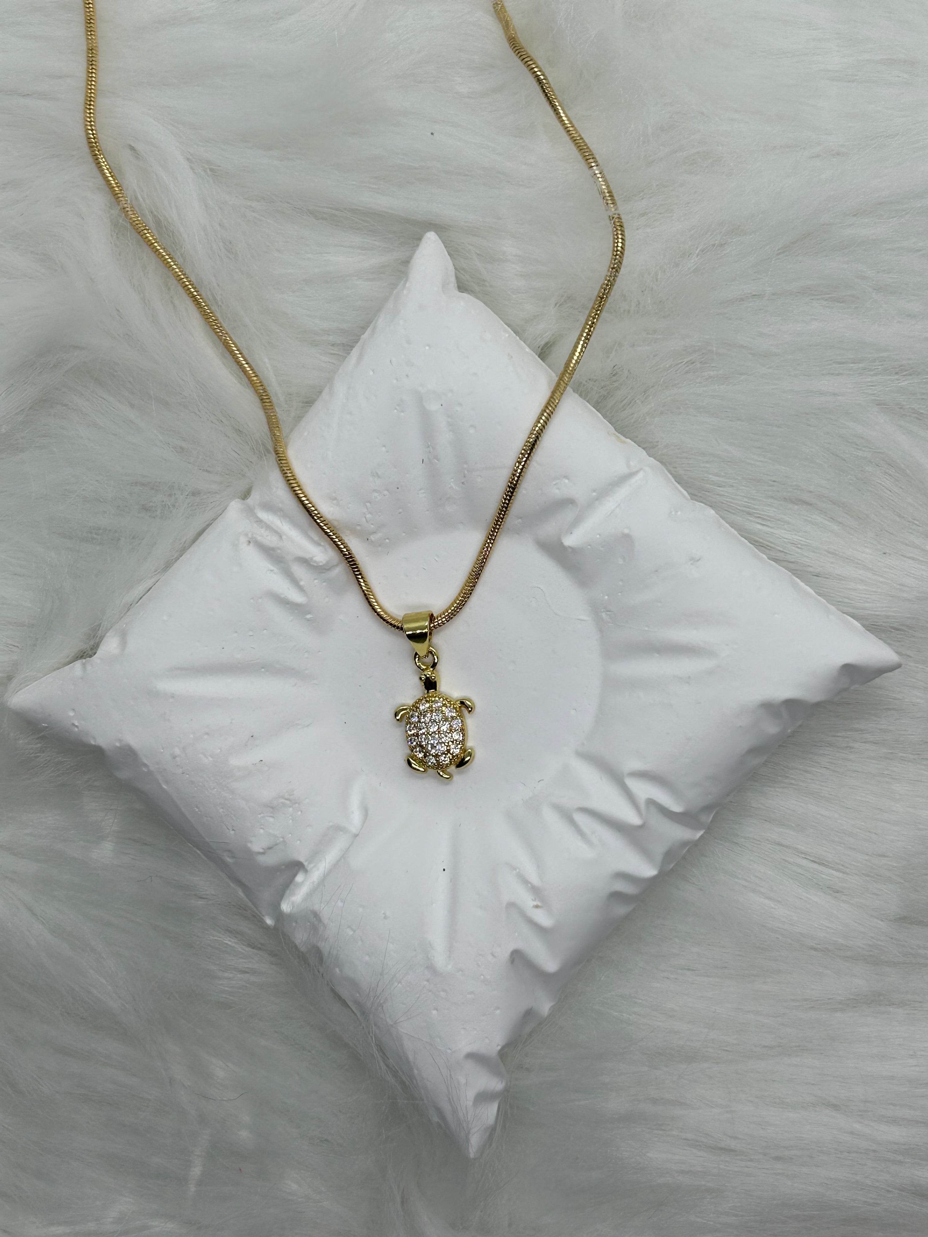 Little summer turtle necklace