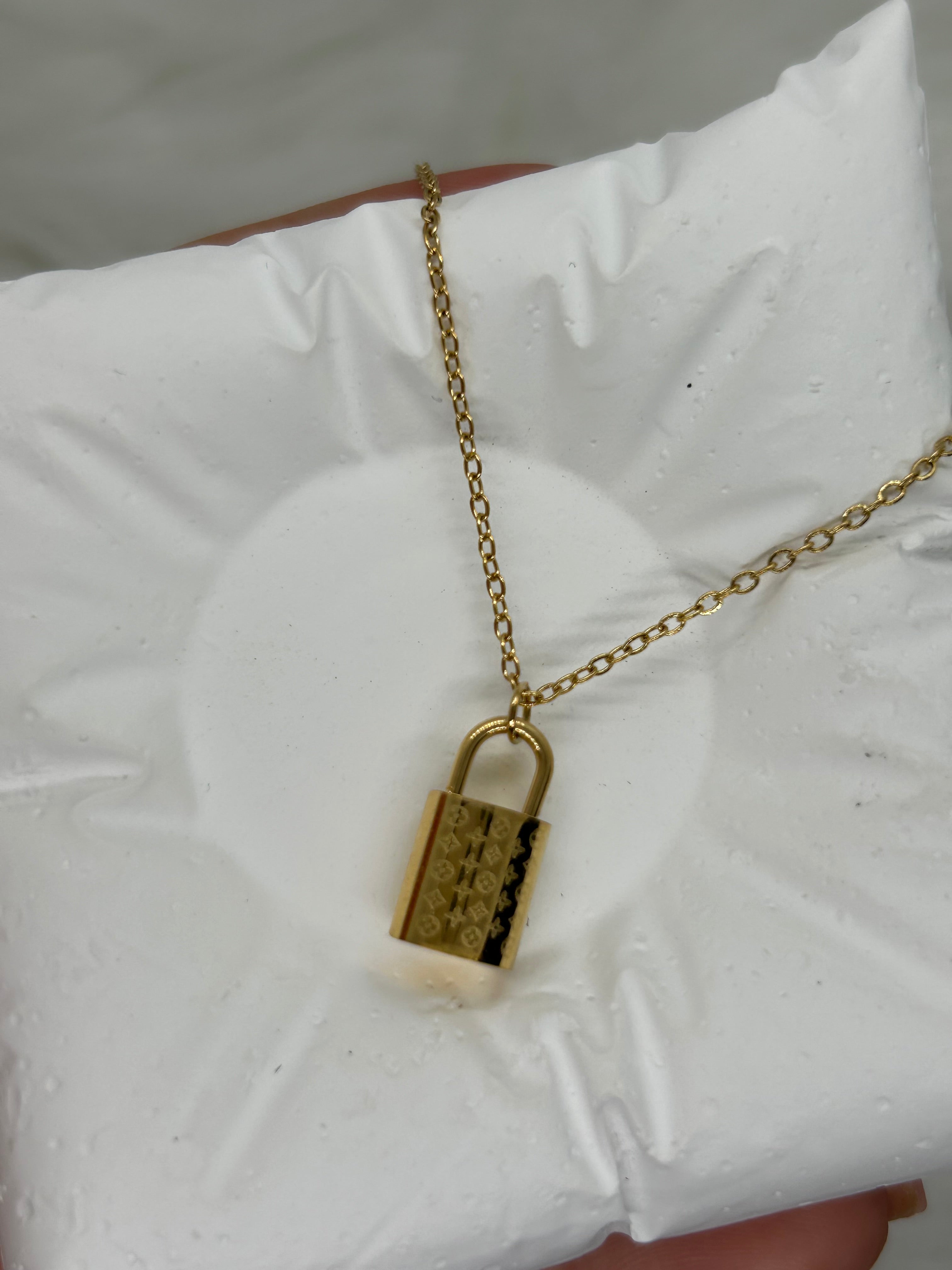 Vintage Lv Lock